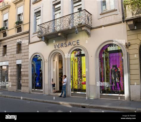 versace milano montenapoleone|versace italy.